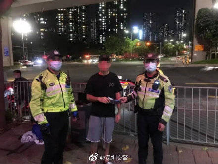 铁骑巡城暖人心 捡到钱包完璧归赵，获失主致谢